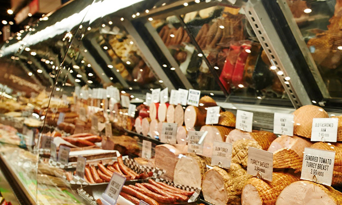 food-outbreak-meat Deli meats in a display case
